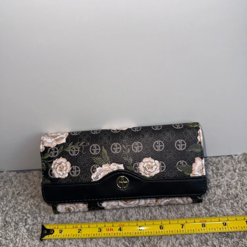 NWOT Giani Bernini Floral Black Folding Wallet with Logo, Card Slots Coin Pocket